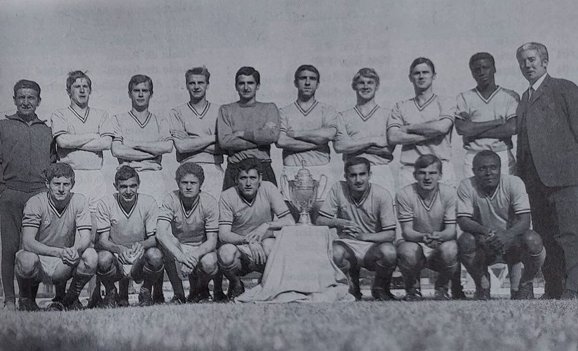 Salif Keita, 142 buts en 188 matchs avec l'ASSE : "on était 4 sur lui, impossible de lui prendre le ballon" Salif Keita, 142 buts en 188 matchs avec l'ASSE : "on était 4 sur lui, impossible de lui prendre le ballon"