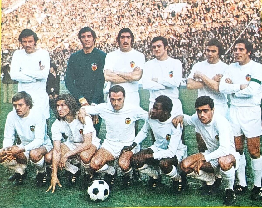 Salif Keita, 142 buts en 188 matchs avec l'ASSE : "on était 4 sur lui, impossible de lui prendre le ballon" Salif Keita, 142 buts en 188 matchs avec l'ASSE : "on était 4 sur lui, impossible de lui prendre le ballon"